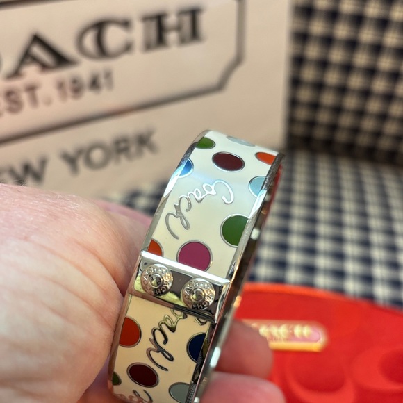 Coach beige polkadot metal bracelet (small) - Picture 7 of 9